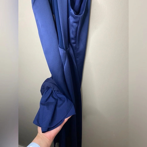 🏷️ NWT Halston Heritage Mesh Back V-Neck Satin Slip Evening Gown - Picture 13 of 13